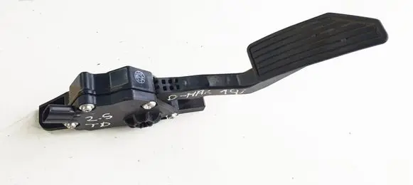Isuzu D-Max Accelerator throttle pedal 89806774810 8980677481 VN1988007911
