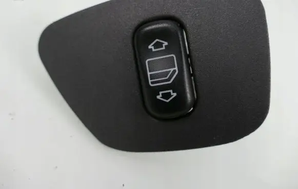 Mercedes-Benz E W210 Electric window control switch 2108200510