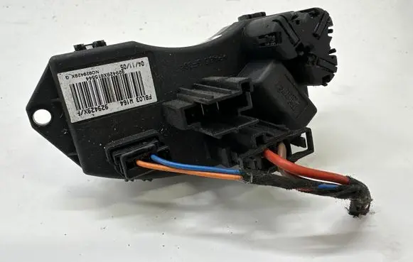 Mercedes-Benz R W251 Heater blower fan relay 929429