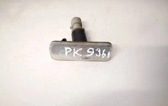 Opel Omega B1 Front fender indicator light 09231167