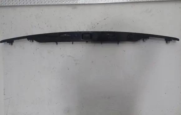 Land Rover Evoque I Trunk door license plate light bar BJ3240406