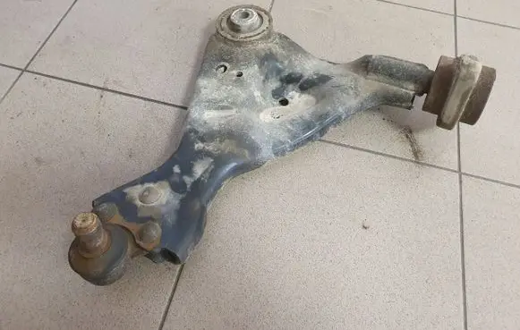 Mercedes-Benz Vito Viano W639 Front lower control arm/wishbone