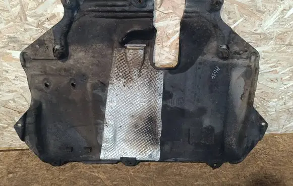 Ford Focus Engine splash shield/under tray