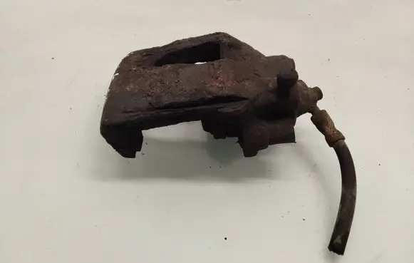 Volkswagen Golf Plus Front brake caliper
