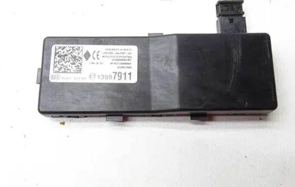 Opel Insignia A Door central lock control unit/module 13597911