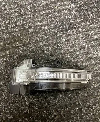 Audi Q7 4M Front indicator light 4M8949101 00458Z0000 BLTYPA02