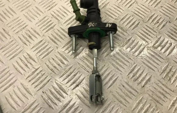 Toyota Avensis T270 Clutch master cylinder 3142002051 3142002051A