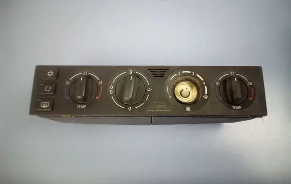 BMW 7 E38 Climate control unit 83697840