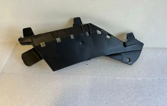 Mercedes-Benz C W205 Front bumper mounting bracket A2058855702