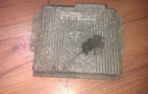 Renault Espace III Engine control unit/module s103724202a hom7700867272