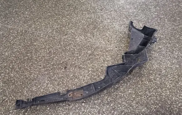 Volkswagen PASSAT B5 Front bumper mounting bracket 3B0807049C