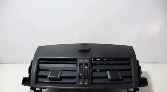 Toyota RAV 4 (XA30) Dashboard air vent grill cover trim 