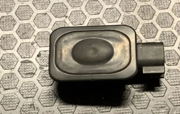 Jaguar XF X250 Tailgate opening switch 1L2T14K147AA