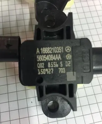 Mercedes-Benz GLE AMG (W166 - C292) Airbag deployment crash/impact sensor A1668210351