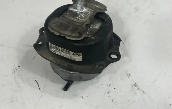 BMW X5 E70 Engine mount bracket 6787103 6795418