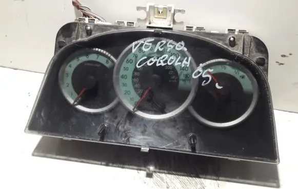 Toyota Corolla Verso E121 Speedometer (instrument cluster)