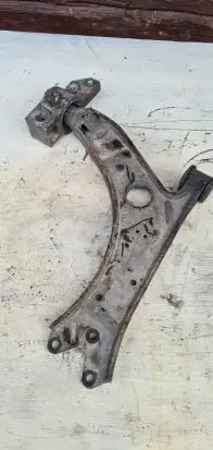 Volkswagen Touran I Front lower control arm/wishbone