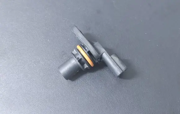 Mercedes-Benz A W177 Camshaft position sensor 237318108R
