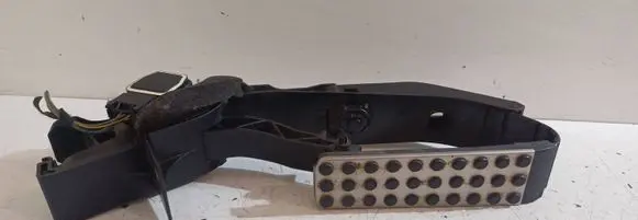 Mercedes-Benz C W203 Accelerator throttle pedal A2113010001