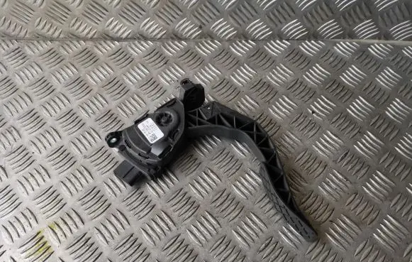 Audi A4 S4 B8 8K Accelerator throttle pedal 8K1723523