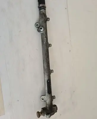 Mercedes-Benz C W203 Fuel main line pipe A6110700095 0445214004