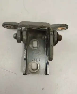 Opel Insignia A Rear door lower hinge A046574 2510
