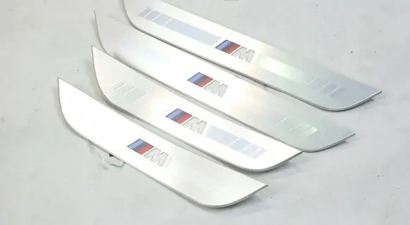 BMW M8 F93 Gran Coupe Front sill (body part) 8077339