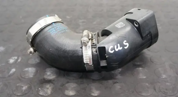 Volkswagen Polo V 6R Intercooler hose/pipe 04B131111 04B145822J