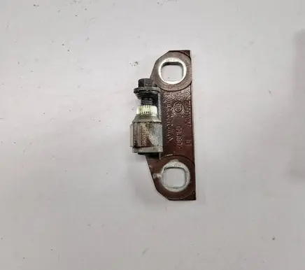 Volvo XC60 Front door lower hinge 