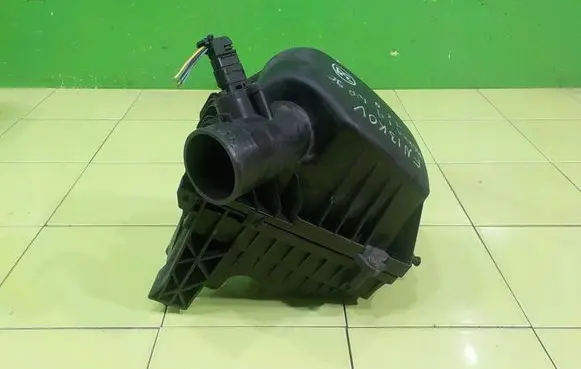 Opel Mokka Air filter box 