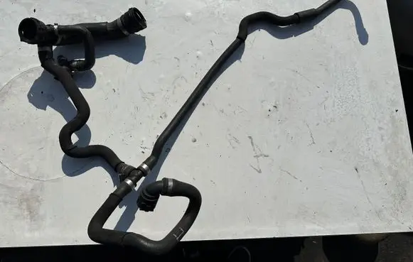 BMW 5 E60 E61 Engine coolant pipe/hose 147987