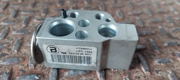 Air conditioning (A/C) expansion valve