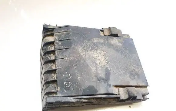 Skoda Yeti (5L) Fuse box cover 1k0937132f 0-1418987-1c