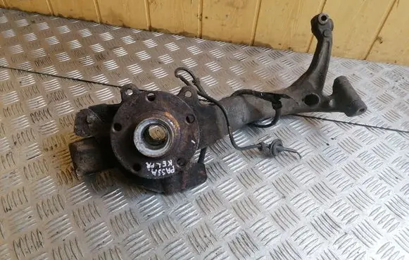Volkswagen PASSAT B5 Front wheel bearing hub 