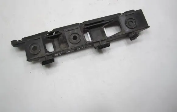 Volkswagen PASSAT B6 Front bumper mounting bracket 3C0807183