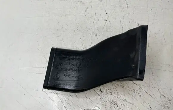 BMW 5 E60 E61 Air intake duct part 7033703 1460913