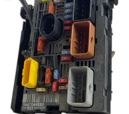 Citroen C4 I Picasso Fuse box set BSM9667044880R01