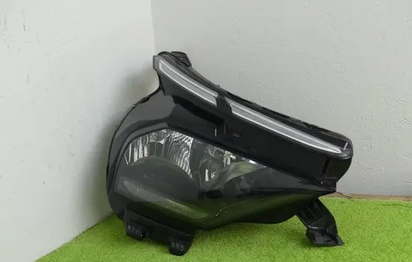 Citroen C4 III e-C4 Headlight/headlamp 73243661 9830655980