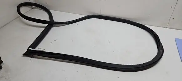 BMW 2 F22 F23 Front door rubber seal 7267912 5176