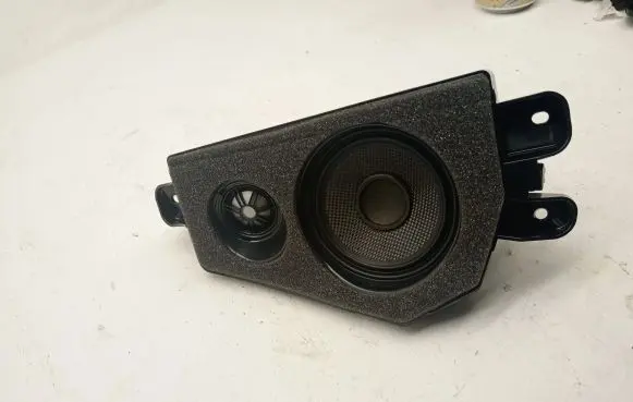 BMW X6 F16 Parcel shelf speaker 9354325