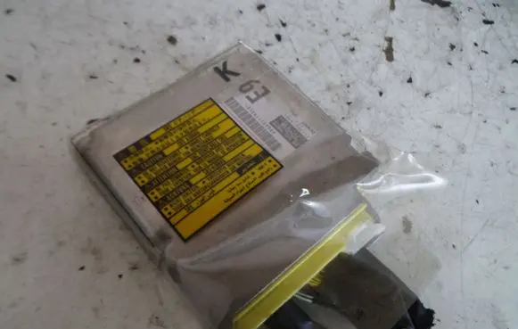 Toyota Prius (XW20) Airbag control unit/module 8917047390