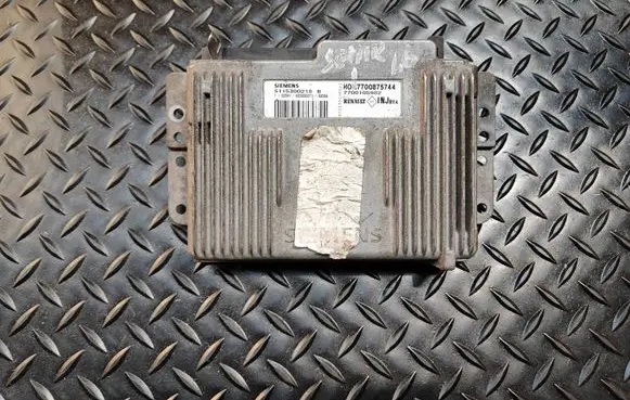 Renault Scenic I Engine control unit/module S115300218B 7700105982 680086571