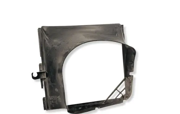 Volkswagen Touareg II Intercooler air channel guide 7L0117339