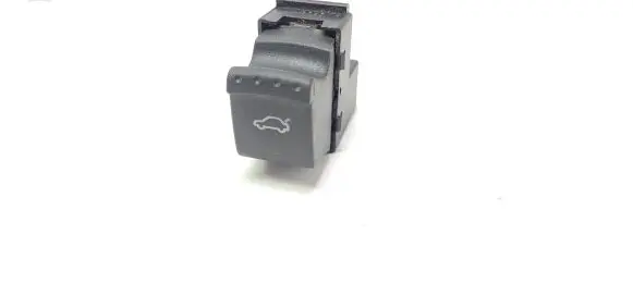 Tailgate opening switch