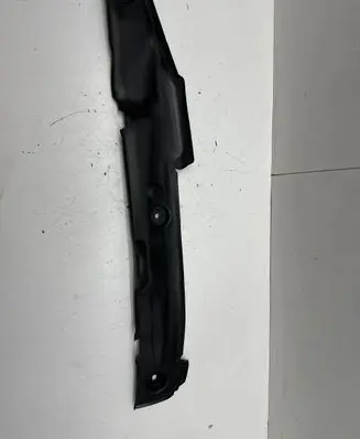 Volvo C40 Fender end trim 31442797
