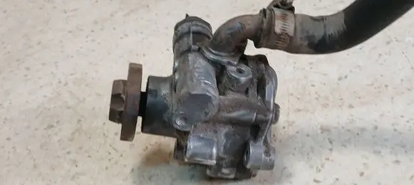 Volkswagen Sharan Power steering pump 98VW3A674AA