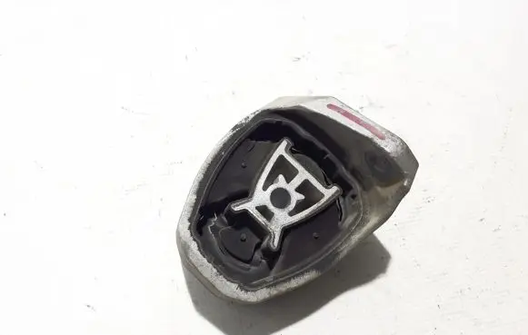 Volvo S60 Engine mounting bracket 31686814