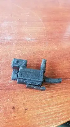 BMW 3 E90 E91 Vacuum valve 7223410