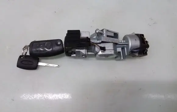 Ford Galaxy Ignition lock M3513F880AC