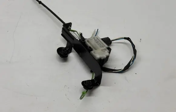 BMW 5 E60 E61 Fuel tank cap lock 7197473 6985878 406204425